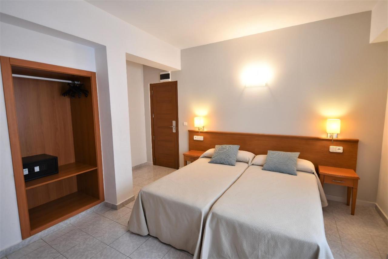 Hostal Mallorca Сан-Антонио-Абад Экстерьер фото
