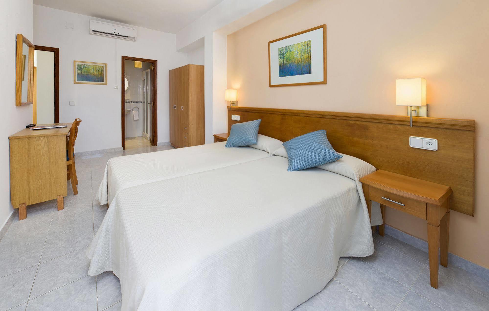 Hostal Mallorca Сан-Антонио-Абад Экстерьер фото