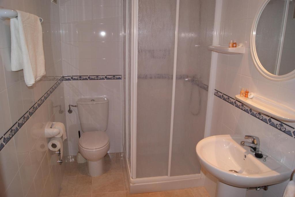 Hostal Mallorca Сан-Антонио-Абад Номер фото